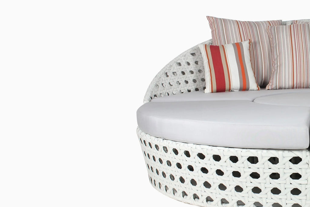 Virasat Outdoor Poolside Sunbed With Cushion Daybed (White)-VIRASAT FURNITURE & FURNISHING