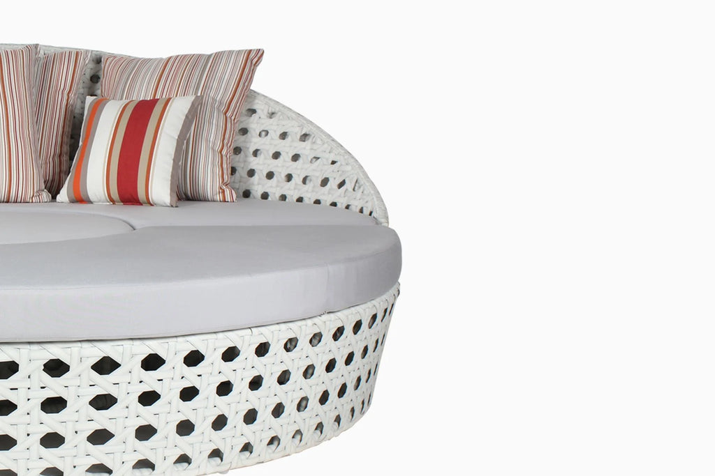 Virasat Outdoor Poolside Sunbed With Cushion Daybed (White)-VIRASAT FURNITURE & FURNISHING