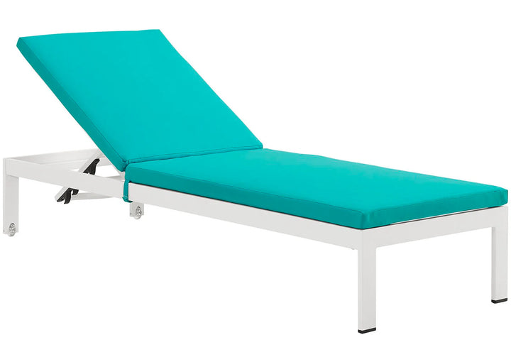 Virasat Bright Outdoor Swimming Poolside Lounger With 1 Side Table (White)