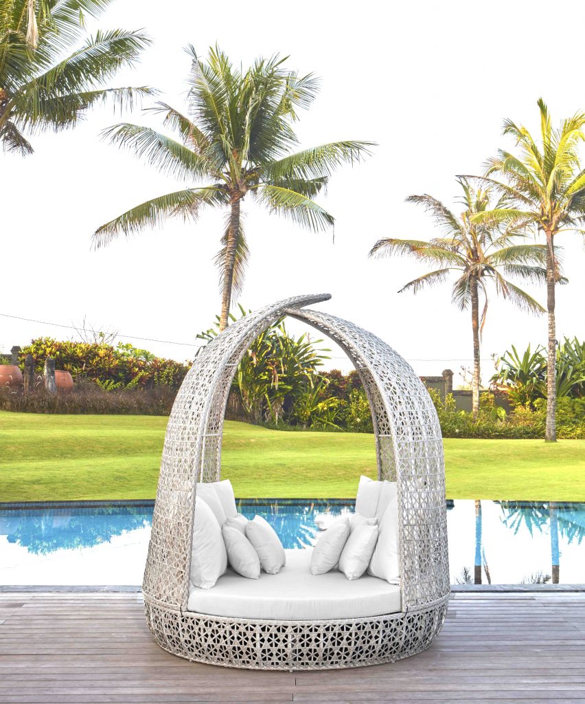 Virasat Lava Outdoor Poolside Sunbed With Cushion Daybed (White)