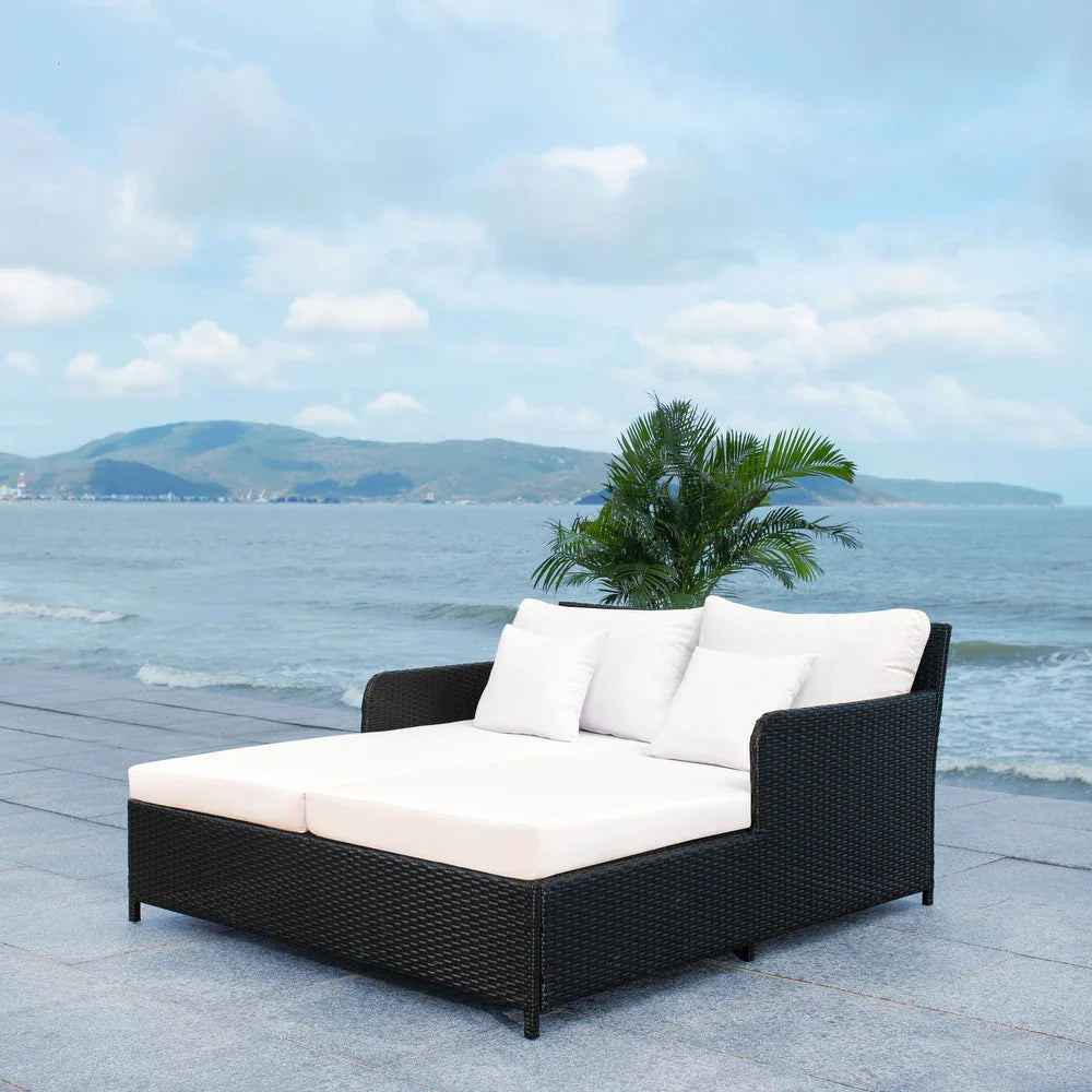 Virasat Heper Outdoor Poolside Sunbed With Cushion Daybed